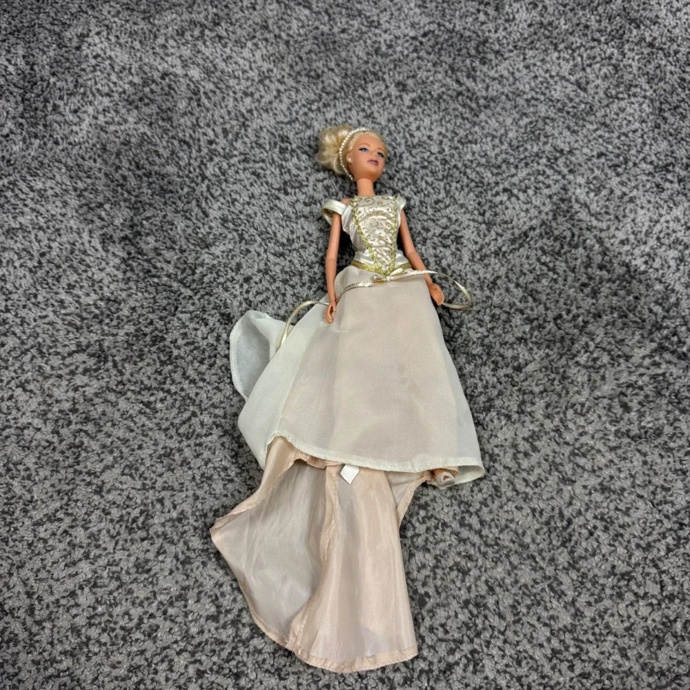 Taylor Swift Doll Jakks Pacific OS Cream Love Story Ball Gown Music Video 2009